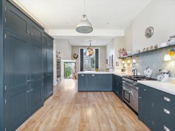 house for rent at house Brussels Road, Battersea, London, SW11