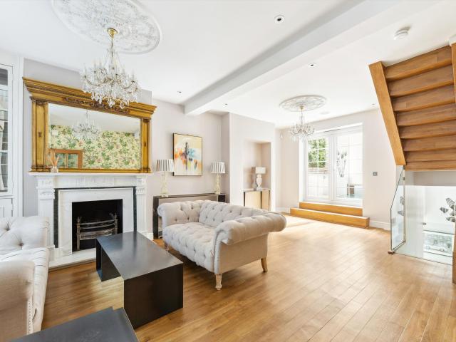house for rent at house St. Vincent Street, London W1U