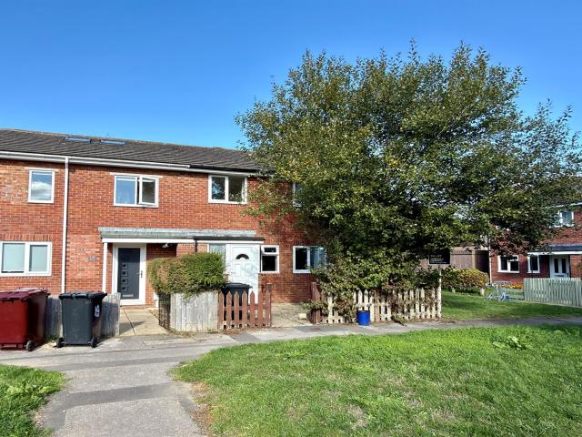 House for rent at Millfield Close, Chichester, PO19