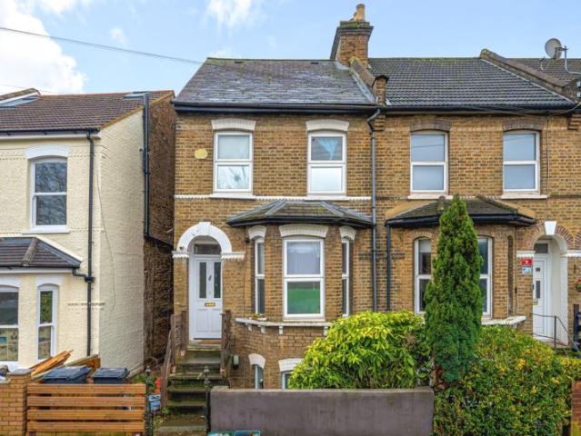 house for rent at Oval Road, East Croydon