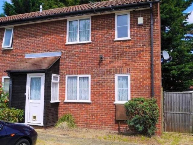 House For Rent Carisbrooke Court, Slough, Berkshire