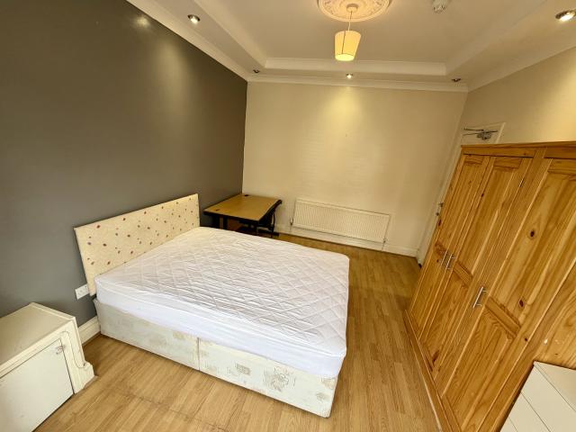 House for rent Deramore Street, M14