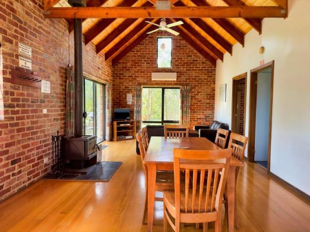 House For Rent FISH CREEK VIC 2950000 ES105055907