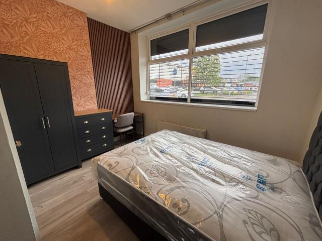 House for rent Huddersfield Road, Oldham, OL1
