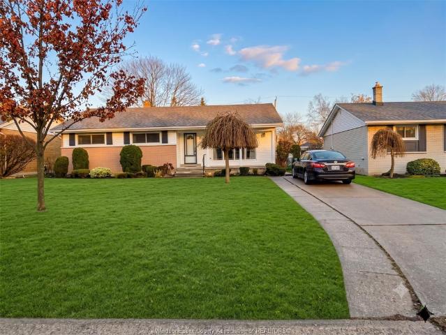 house for rent in 4071 Churchill Drive upper Windsor, Ontario