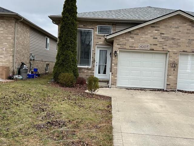 house for rent in 4207 Whiskey Avenue Windsor, Ontario