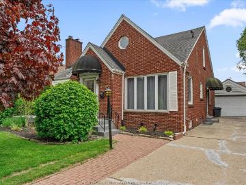 house for rent in 4531 Pleasant Place Unit# Main Windsor, Ontario