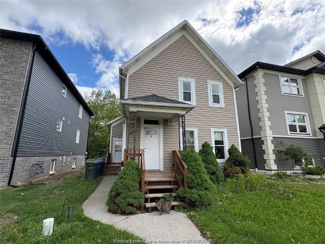 house for rent in 454 Crawford Windsor, Ontario
