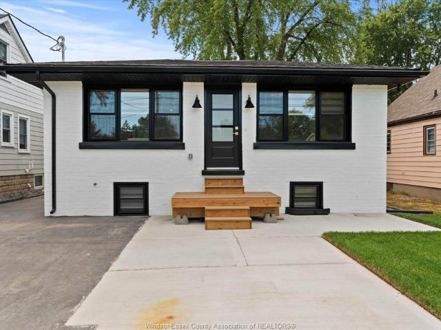 house for rent in 557 Elinor Street Windsor, Ontario
