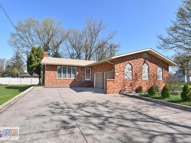 house for rent in 600 Cousineau Road Unit# Lower Windsor, Ontario