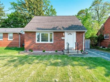 house for rent in 6633 Wyandotte Street Windsor, Ontario