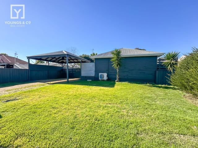 House for rent in 77 Malcolm Crescent, Shepparton