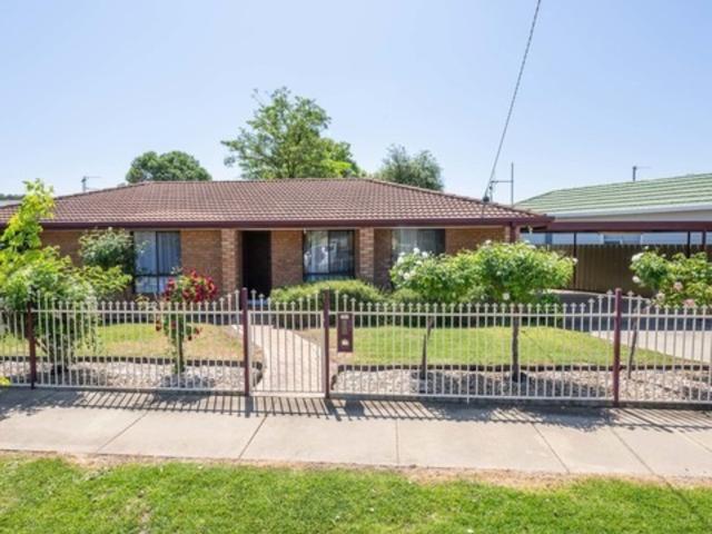 house for rent in 77 Regent Street, Shepparton