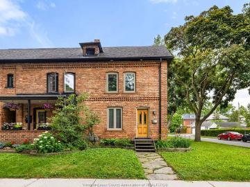 house for rent in 803 Monmouth Road Windsor, Ontario