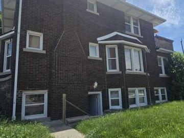 house for rent in 805 Giles Boulevard Unit# Lower Windsor, Ontario