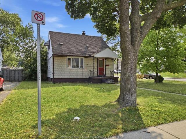 house for rent in 866 Francois Court Windsor, Ontario