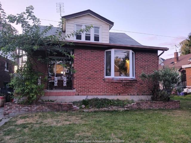 house for rent in 1066 Shepherd Windsor, Ontario