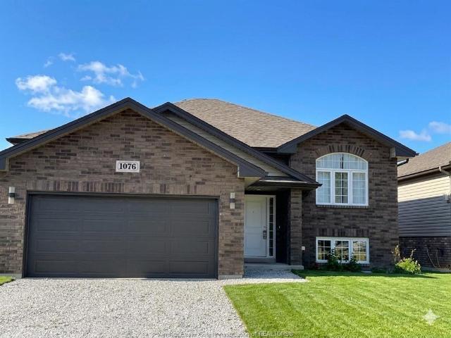 house for rent in 1076 Lublin Avenue Windsor, Ontario