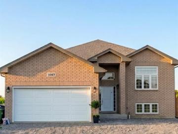 house for rent in 1097 Aspen Ridge Crescent Lakeshore, Ontario