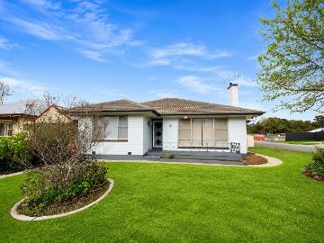 house for rent in 10 Katamatite Nathalia Road, Numurkah