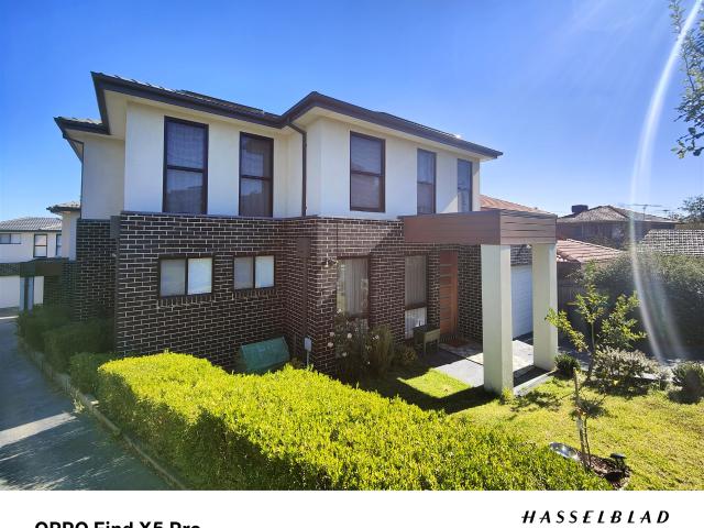 house for rent in 1/14 Carawatha Road Doncaster VIC