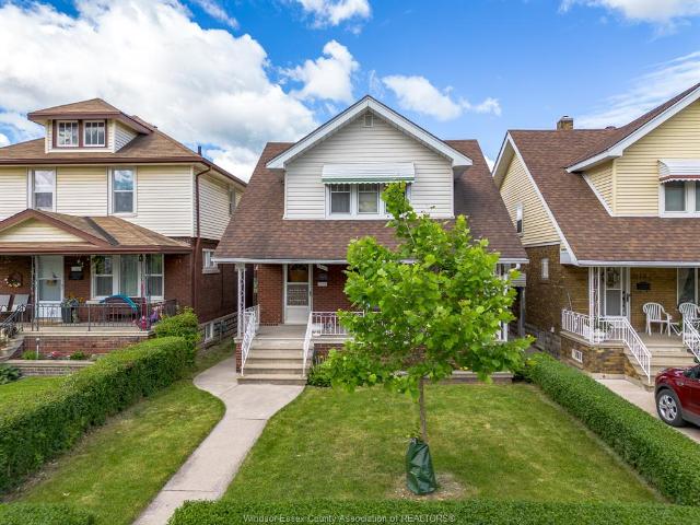house for rent in 1165 Marentette Windsor, Ontario