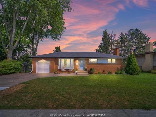 house for rent in 1180 Cabana Road Windsor, Ontario