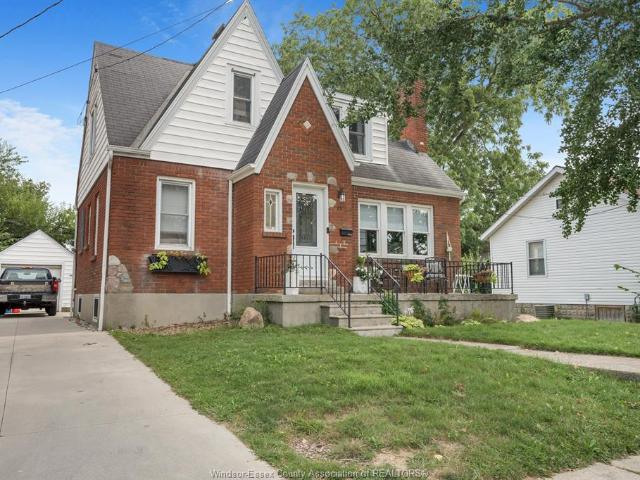 house for rent in 11 College Chatham, Ontario