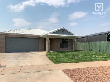 Ghan, South Australia - Parking, Equipped kitchen