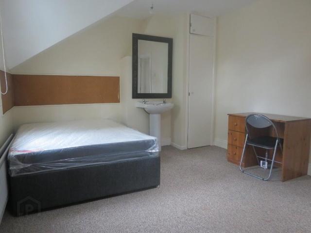 house for rent in 120 University Avenue, University Area, Belfast, BT7 1GZ