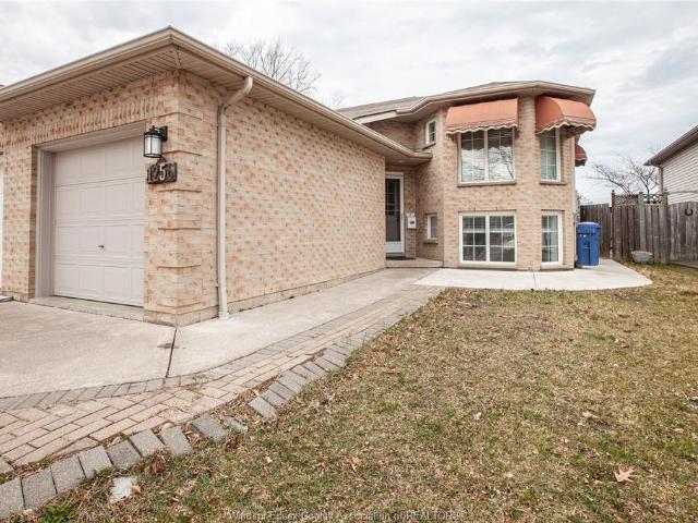 house for rent in 1256 St. Paul Windsor, Ontario