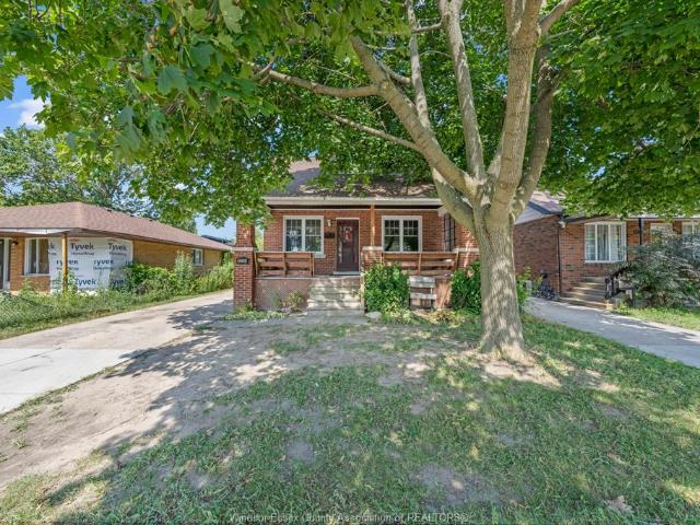 house for rent in 1356 Pillette Windsor, Ontario