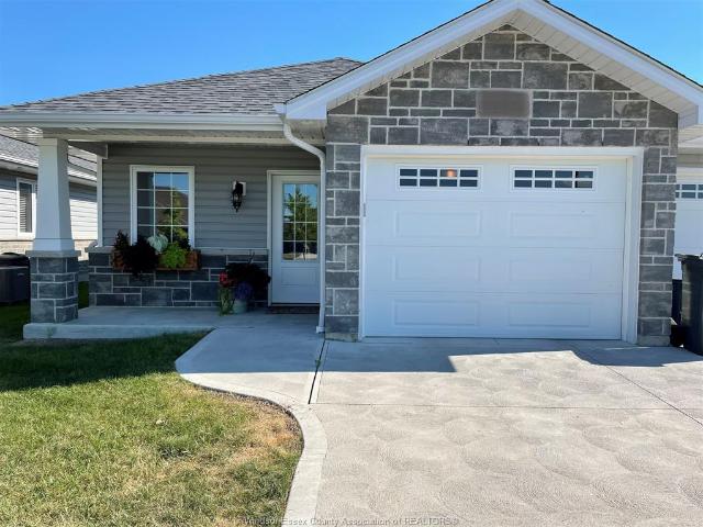 house for rent in 137 Meadowview Avenue Amherstburg, Ontario