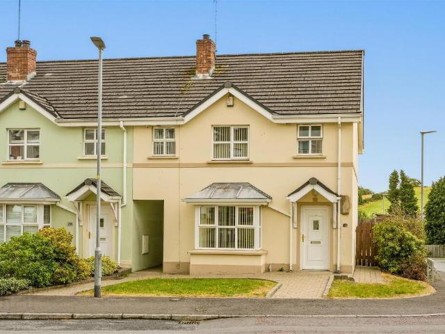 house for rent in 17 Todds Hill Park, Saintfield, BT24 7FB