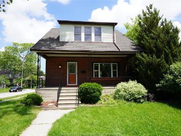 house for rent in 1450 Bruce Avenue Windsor, Ontario