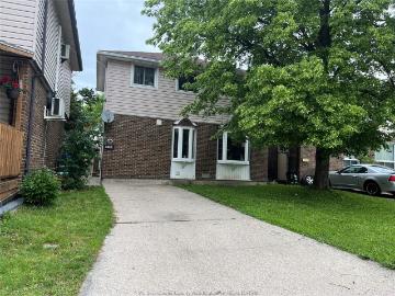house for rent in 1464 Bayswater Windsor, Ontario
