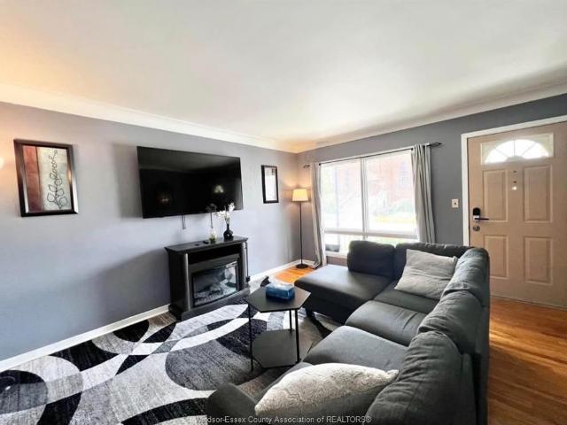 house for rent in 1484 Langlois Avenue Windsor, Ontario