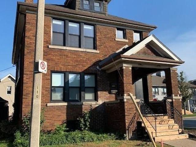 house for rent in 1496/1498 Giles Boulevard Windsor, Ontario