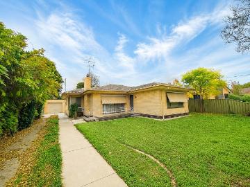 house for rent in 14 Bourchier Street, Shepparton East