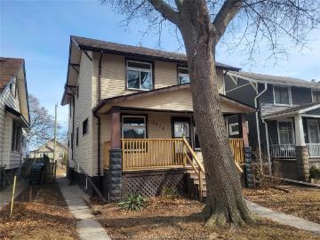 house for rent in 1524 Lincoln Unit# Main Floor Windsor, Ontario