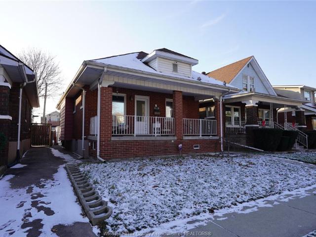 house for rent in 1529 Elsmere Avenue Windsor, Ontario