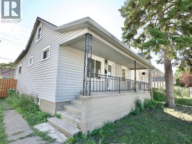 house for rent in 1636 Cadillac Windsor, Ontario
