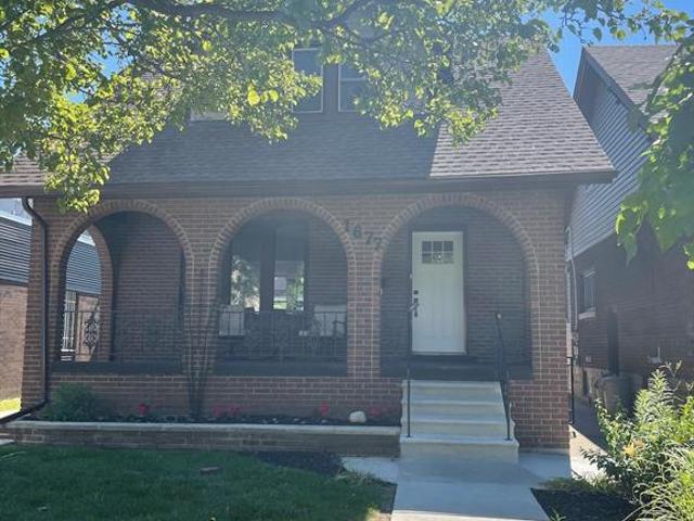 house for rent in 1677 Victoria Avenue Windsor, Ontario