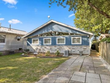 house for rent in 1680 Caille Lakeshore, Ontario