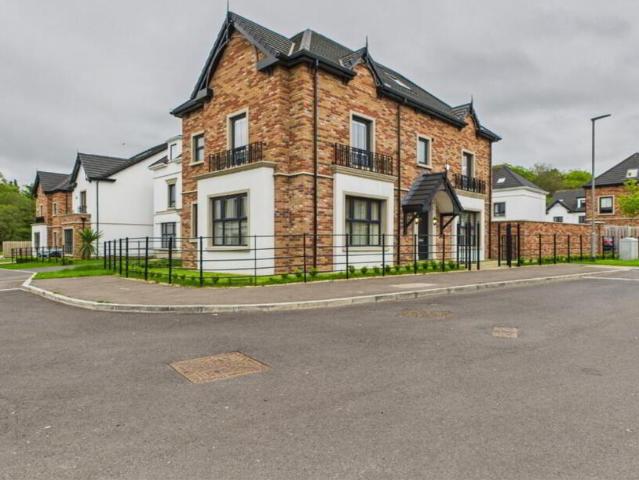 house for rent in 16 Castlehill Wood, Belfast, BT4 3PJ