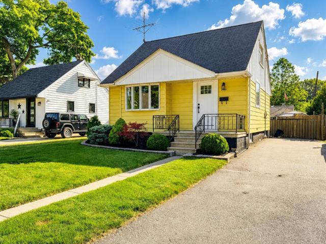 house for rent in 1774 Olive Windsor, Ontario