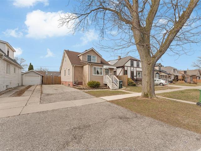 house for rent in 1771 Windermere Road Windsor, Ontario