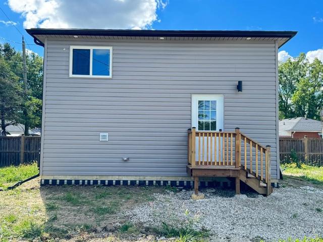 house for rent in 1904 Buckingham Drive Unit# 2 Windsor, Ontario