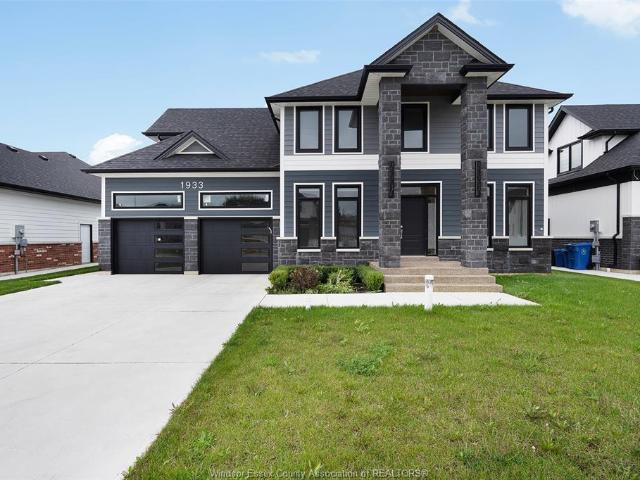 house for rent in 1933 Villa Canal Drive Kingsville, Ontario