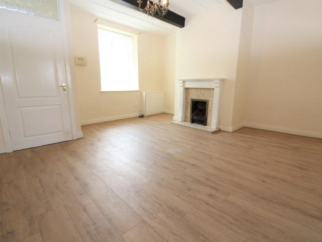 house for rent in 19 Market Street, Edenfield